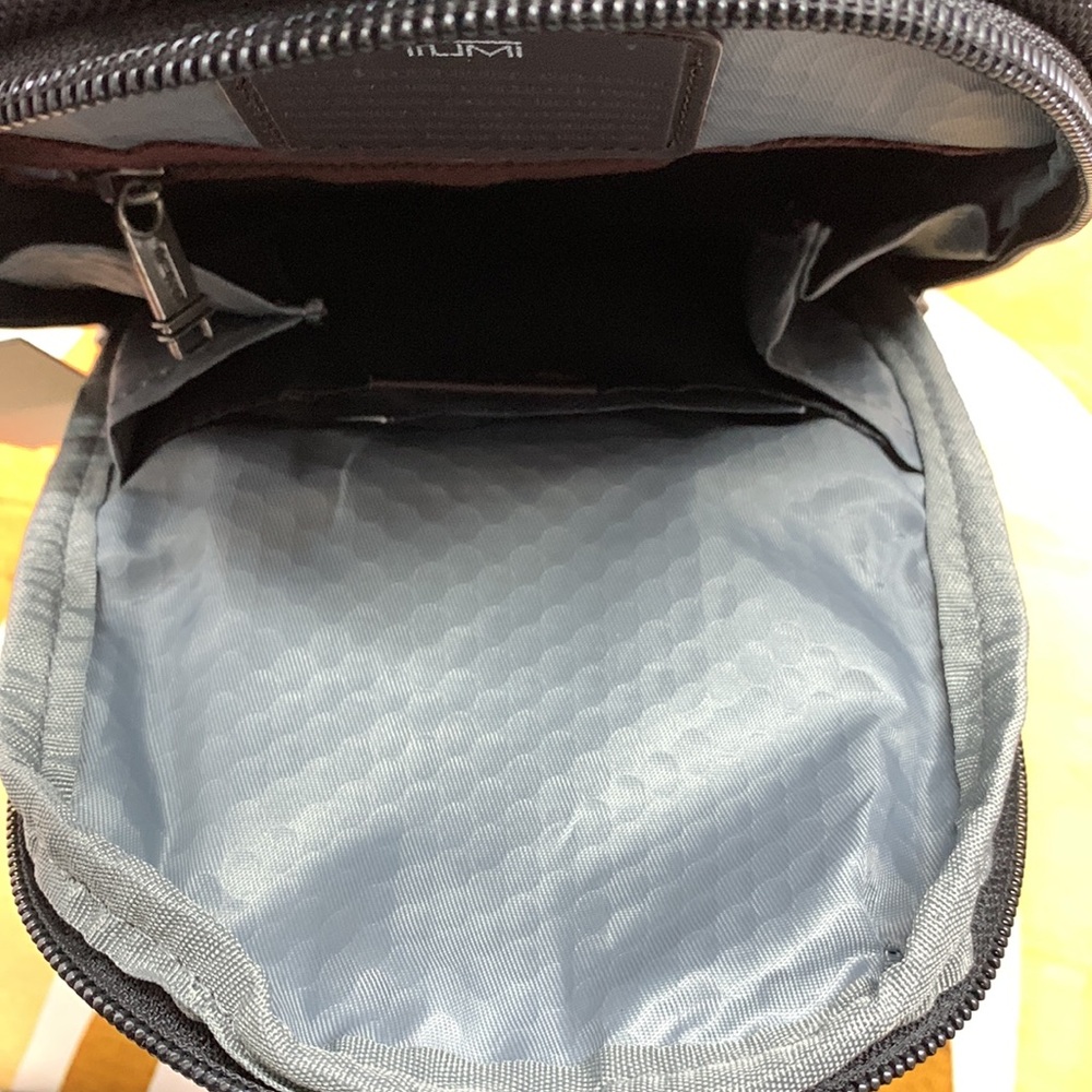 Tumi Alpha Bravo Crossbody Bag (Black | NWT) - Picture 5 of 5